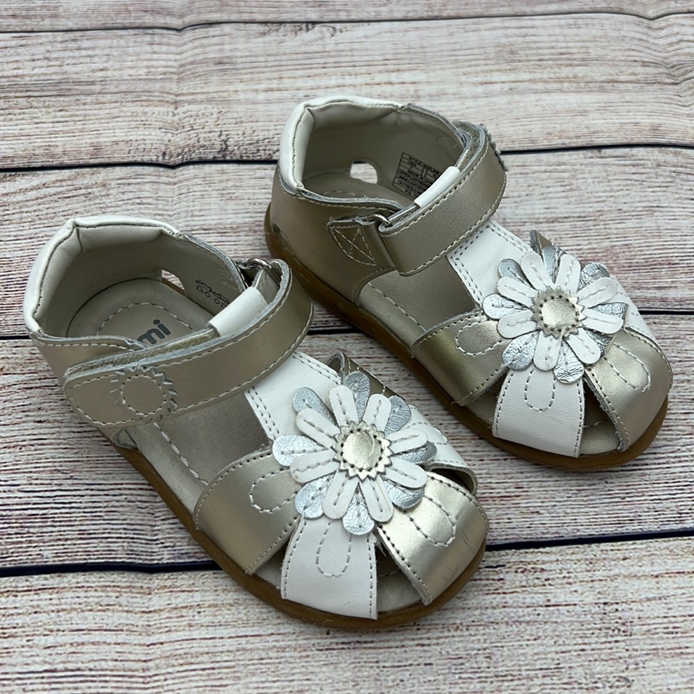 Gorgeous Gold and White Girls Sandals